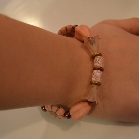 Whimsical Bracelet Handmade Mix Media Beads Glass Acryl Pink Brown Tones Elastic - Picture 14 of 14